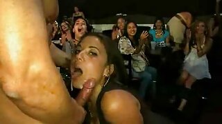 Три момичета коленичиха пред човек български порно клипове и смучеха невероятен петел