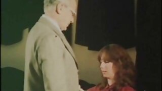 Мама с космат българско порно секс кон пръсти клитора си